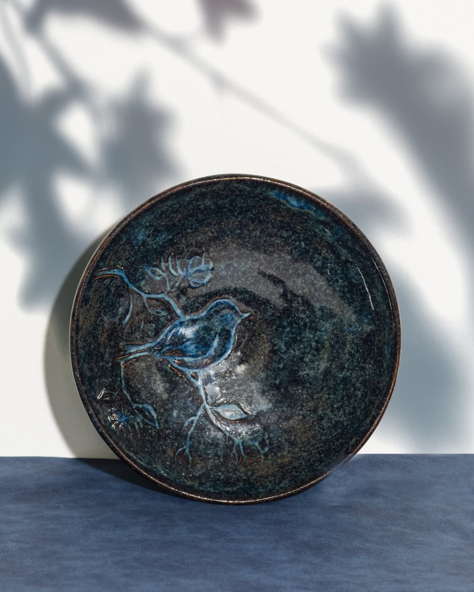 coupelle avec oiseau gravé